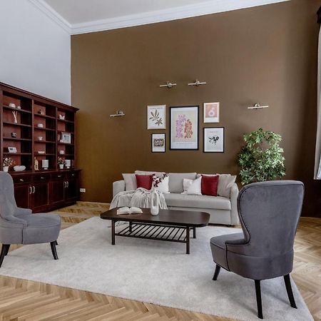 Luxe, Historic Home Near Downtown Landmarks 19Th Century Budapešť Exteriér fotografie