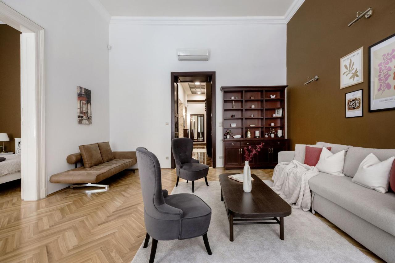 Luxe, Historic Home Near Downtown Landmarks 19Th Century Budapešť Exteriér fotografie