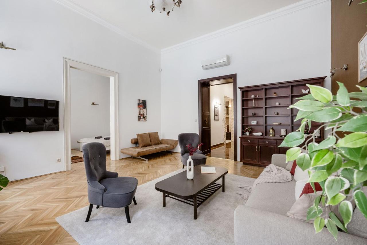 Luxe, Historic Home Near Downtown Landmarks 19Th Century Budapešť Exteriér fotografie