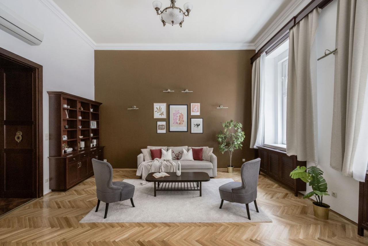 Luxe, Historic Home Near Downtown Landmarks 19Th Century Budapešť Exteriér fotografie