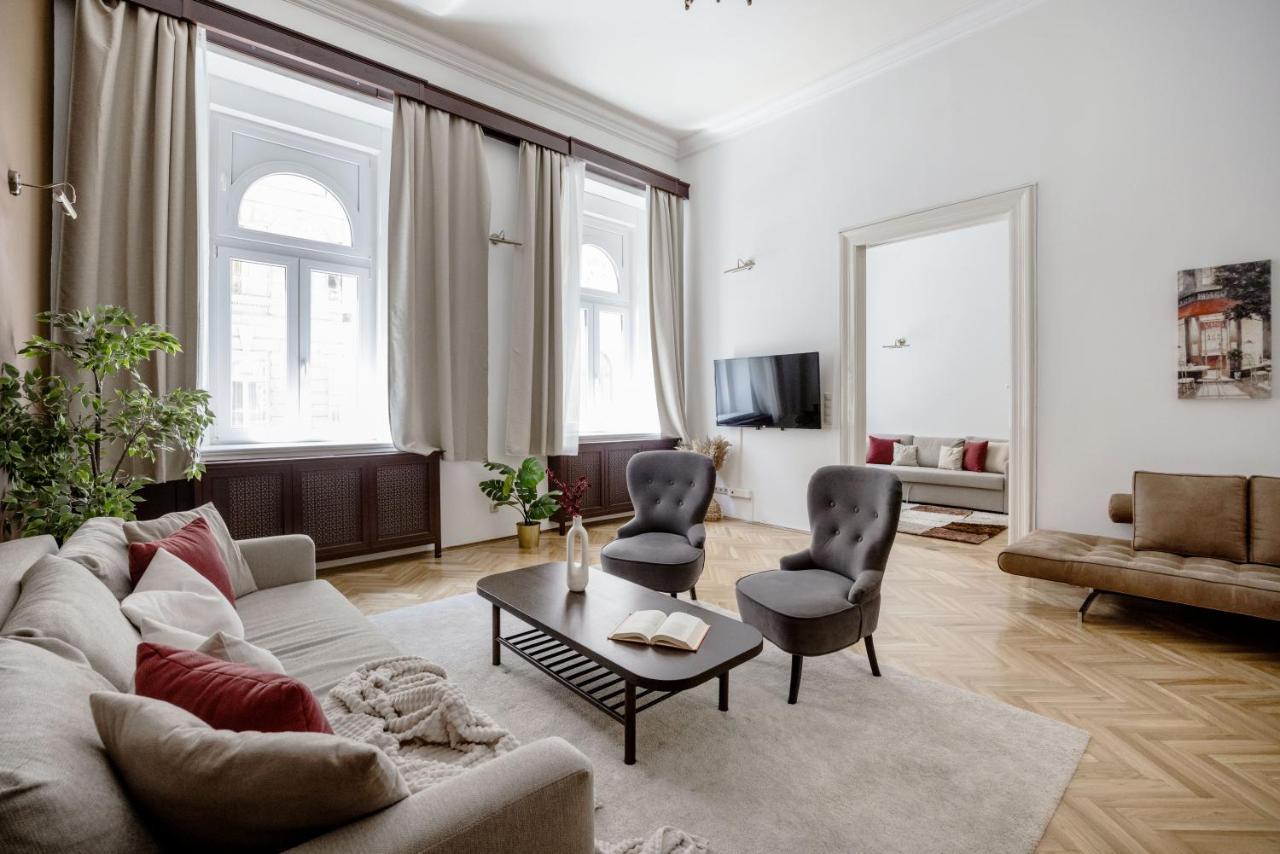 Luxe, Historic Home Near Downtown Landmarks 19Th Century Budapešť Exteriér fotografie