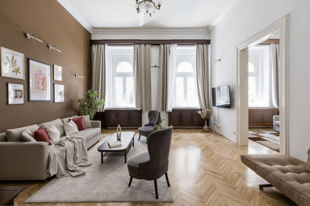 Luxe, Historic Home Near Downtown Landmarks 19Th Century Budapešť Exteriér fotografie