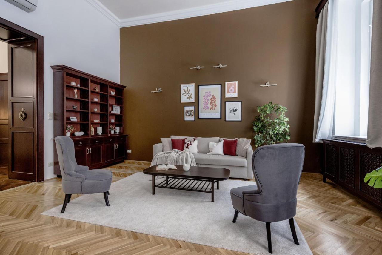 Luxe, Historic Home Near Downtown Landmarks 19Th Century Budapešť Exteriér fotografie