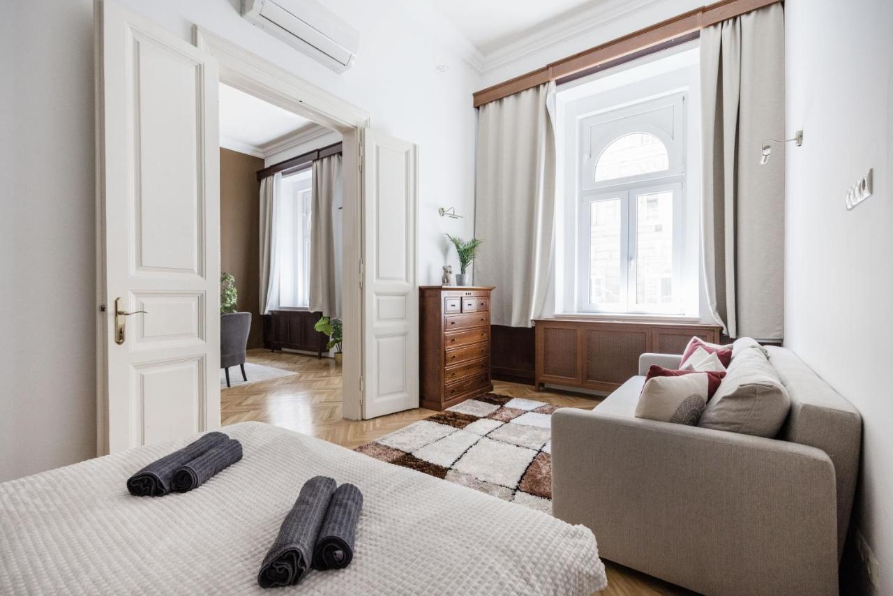 Luxe, Historic Home Near Downtown Landmarks 19Th Century Budapešť Exteriér fotografie