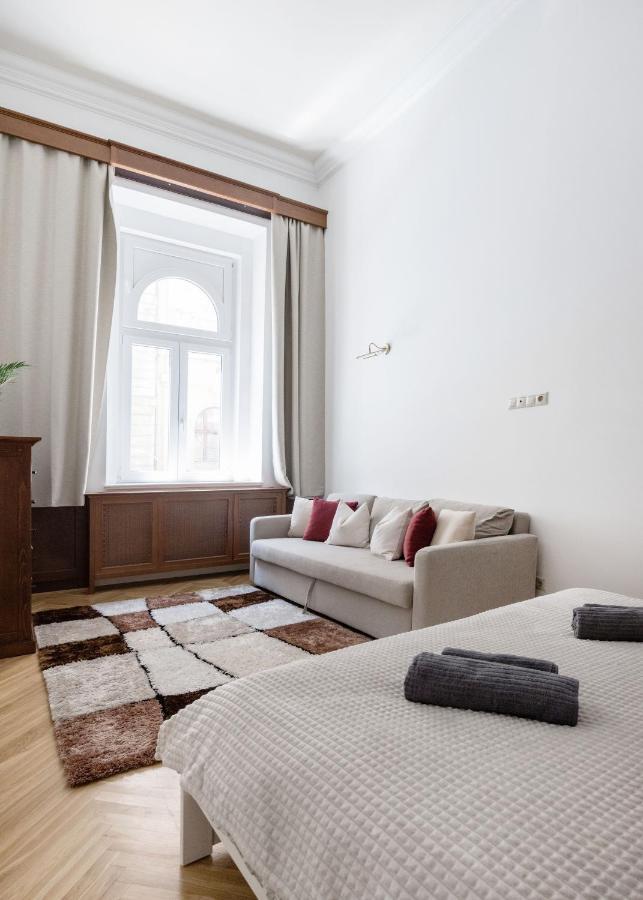 Luxe, Historic Home Near Downtown Landmarks 19Th Century Budapešť Exteriér fotografie