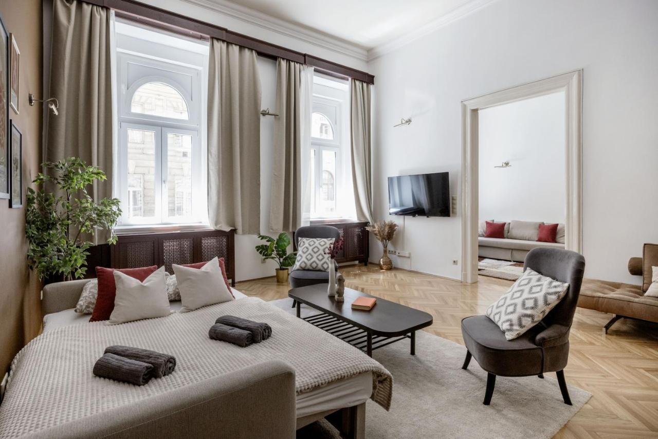 Luxe, Historic Home Near Downtown Landmarks 19Th Century Budapešť Exteriér fotografie